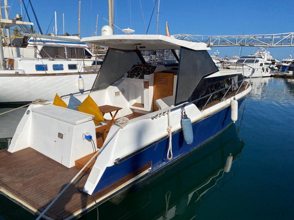 Laura Boat Hotel Sant Adrià de Besòs Exterior foto