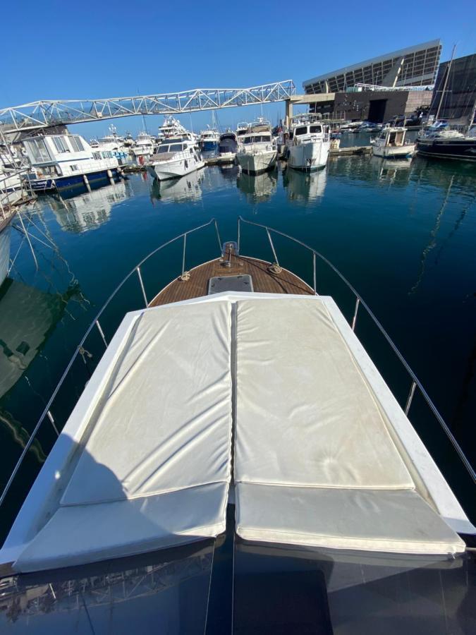 Laura Boat Hotel Sant Adrià de Besòs Exterior foto